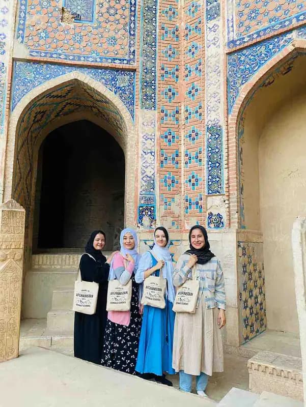 Female guides in Afghanistan 3